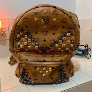 MCM stark studded med leather Backpack